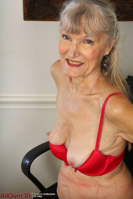 All Over 30 are pleased to offer you xxx pictures featuring Linda Jones xxx gallery 70985