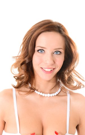 iStripper are excited to present you with xxx gallery showcasing Tracy Smile in porn with sex toy