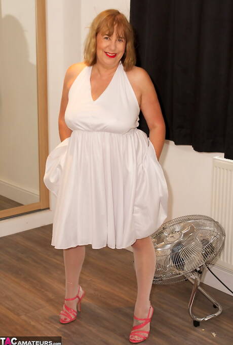 TAC Amateurs are pleased to offer you a free pictures featuring Speedybee xxx gallery 270161